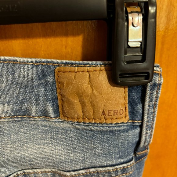 Aeropostale Super High Rise Jegging Distressed 6 Short Medium Wash Denim Legging - Picture 15 of 16